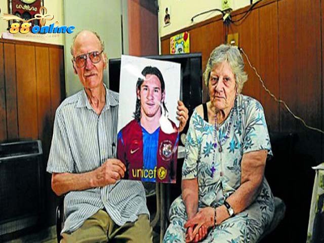 Bà ngoại của Lionel Messi ủng hộ với niềm đam mê bóng đá của cháu trai 
