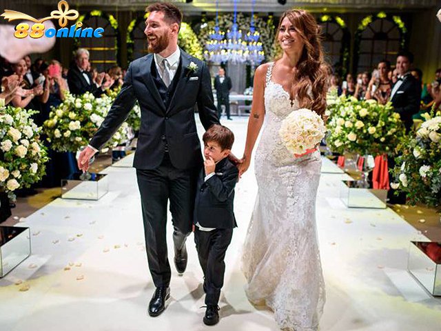 Đám cưới hạnh phúc của Messi và vị hôn thê Antonella Roccuzzo diễn ra tại khách sạn 5 sao Antonella Roccuzzo| Ngôi đền huyền thoại Lionel Andrés Messi Cuccittini''