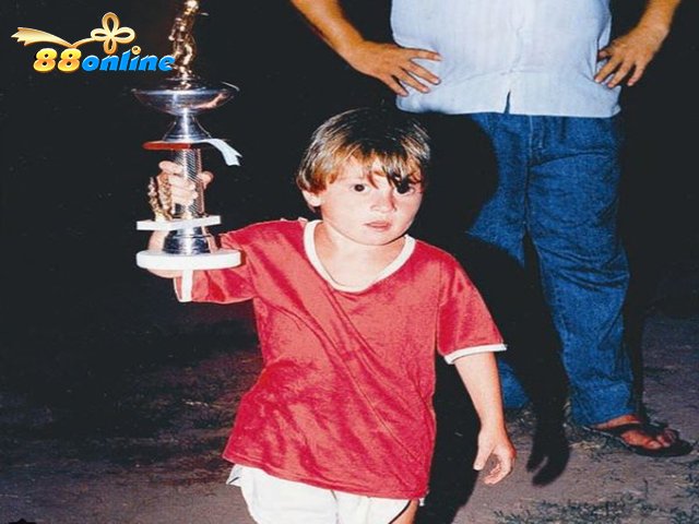 Hình ảnh Lionel Andrés Messi Cuccittini sinh lúc nhỏ 