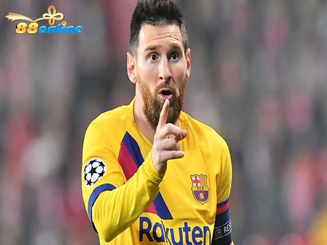 Messi được huấn luyện viên Frank Rijkaard nhận xét là một cầu thủ xuất sắc toàn diện 