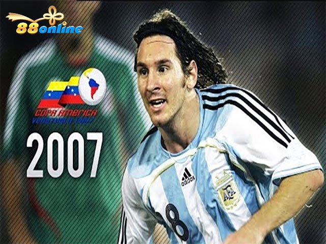 Messi tại giải bóng đá Copa América 2007 đã tạo ra pha kiến tại bóng cho tiền đạo Hernán Crespo
