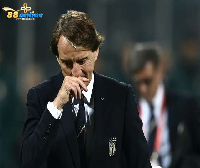 Người hâm mộ nghi ngờ khả năng dẫn dắt của huấn luyẹn viên Roberto Mancini khi dẫn dắt đội tuyển Italy liên tục thất bại 