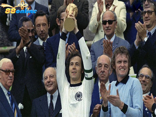 Beckenbauer giành chức vô địch bóng đá châu Âu năm 1972 và kết thúc giải đấu với vị trí á quân