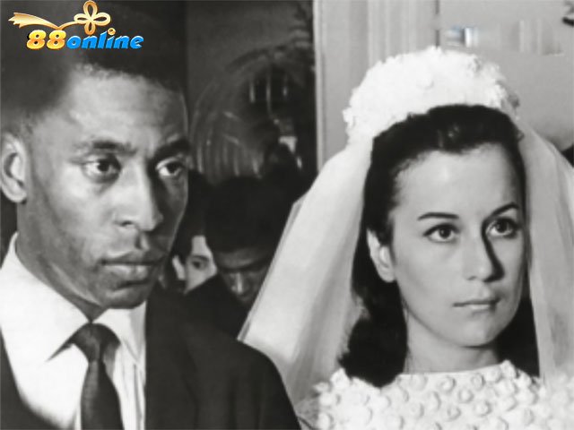 Cuộc hôn nhân đầu tiên của Pele với Rosemeri dos Reis Cholbi năm 1966