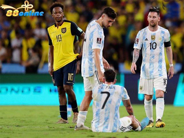 Ecuador đã giành được tấm vé vào tứ kết khi đánh bại Argentina với tỷ số 3- 0 