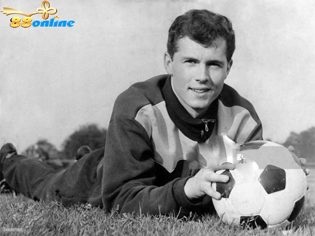 Franz Anton Beckenbauer sinh ngày 11 tháng 9 năm 1945 tại Munich, Đức
