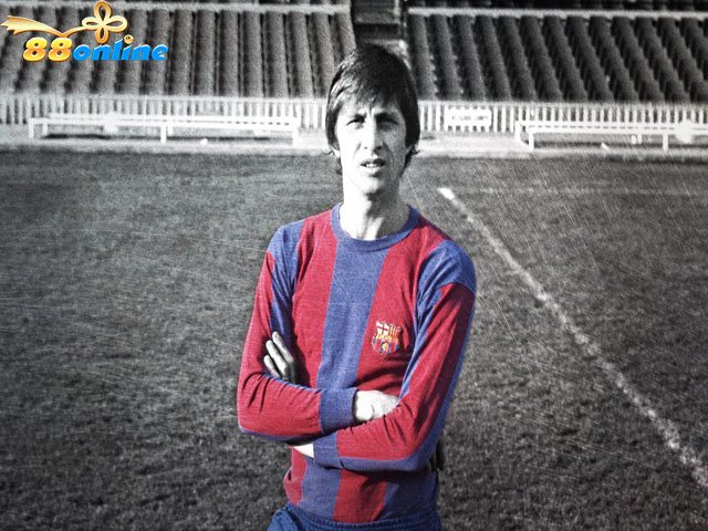 Giữa năm 1973, Cruyff gia nhập Barcelona với giá 6 triệu guilders 