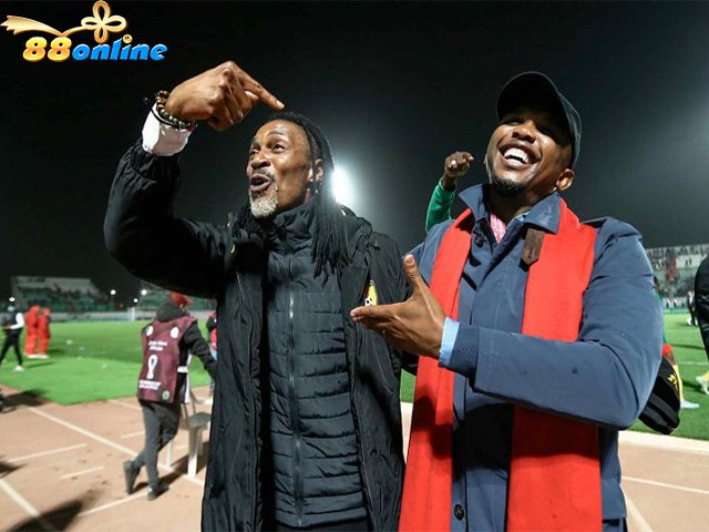 HLV Cameroon Rigobert Song & Samuel Eto'o sau chiến thắng tại Algeri