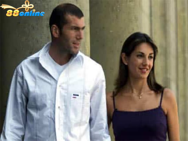  Năm 17 tuổi, Zidane gặp người vợ tương lai của mình 