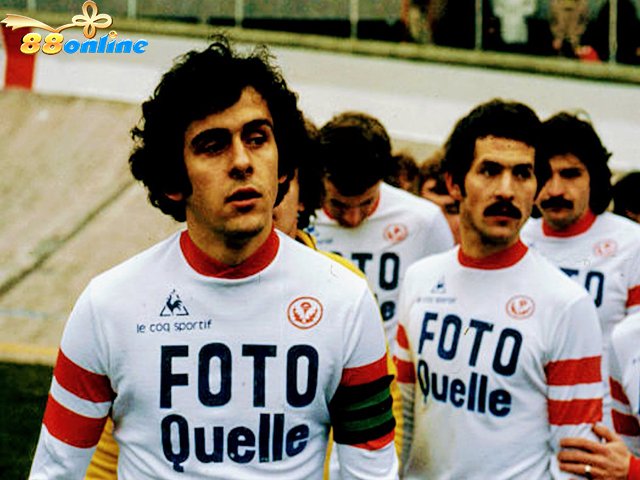 Năm 1969 Michel Platini gia nhập câu lạc bộ Metz