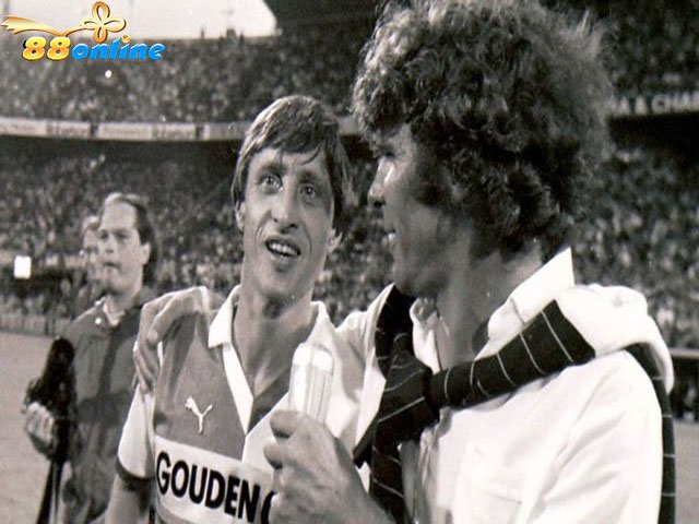 Năm  1978 Cruyff đã có một kỳ nghỉ hưu ngắn và sớm trở lại thi đấu ngay sau đó 