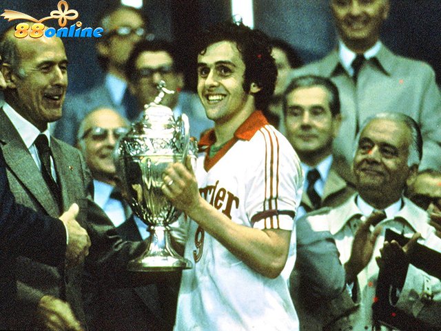 Năm 1978 Platini đã giành được danh hiệu bóng đá lớn đầu tiên trong sự nghiệp thi đấu của mình