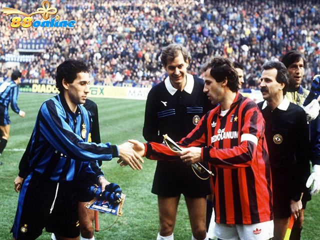 Năm 1980, Franco Baresi được triệu tập vào danh sách chính thức của đội tuyển Quốc gia Italia tham dự Euro khi 20 tuổi