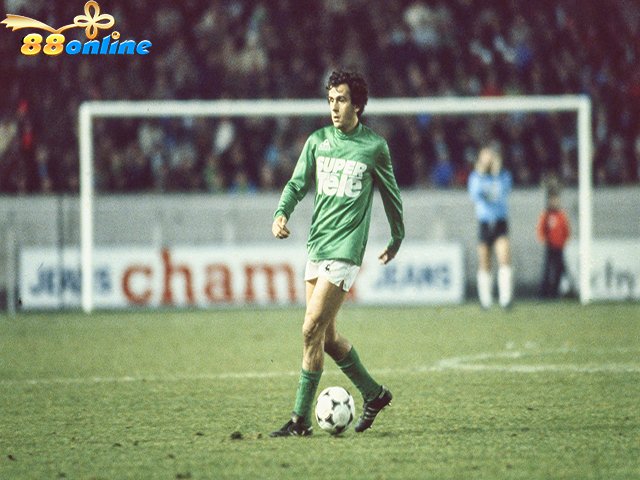 Platini đã giành chức vô địch giải vô địch quốc gia Pháp năm 1981 trước  Les Verts