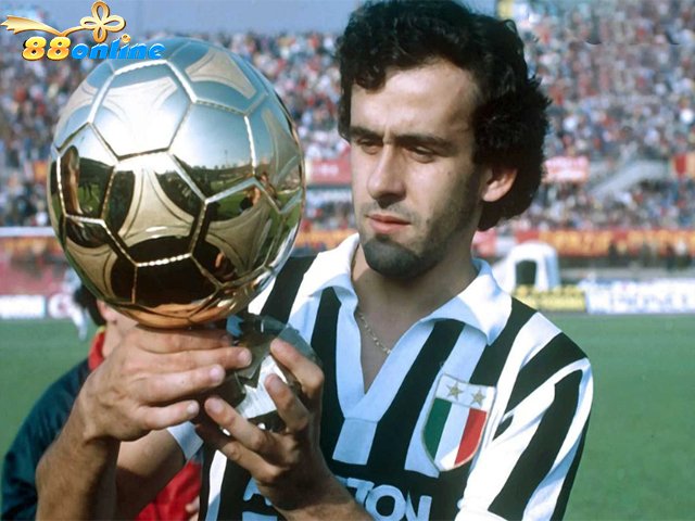 Platini giúp cho Juventus lọt vào trận chung kết Cúp C1 Châu Âu