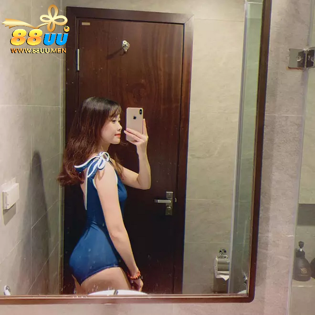Người đẹp lộ clip sex Nhung Bum không ngại những bộ bikini khoe vòng 3