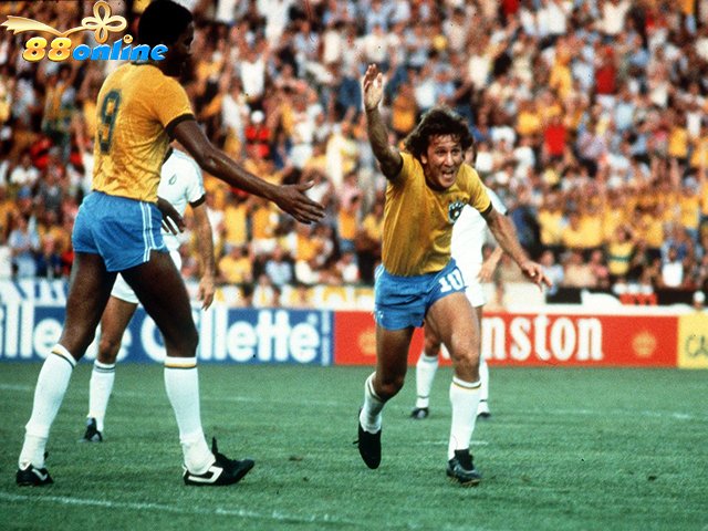 Tại FIFA World Cup 1986 trong khi vẫn bị chấn thương và Zico chỉ xuất hiện trong vai trò dự bị trong hiệp hai trong suốt giải đấu