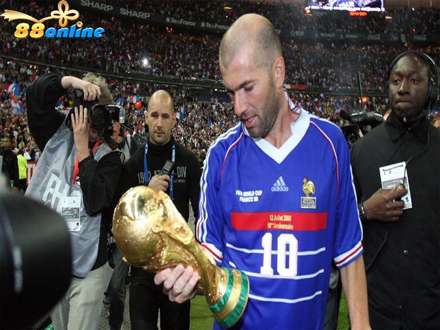 Tại FIFA World Cup năm 1998 Pháp đã đánh bại Croatia với tỷ số 2–1  