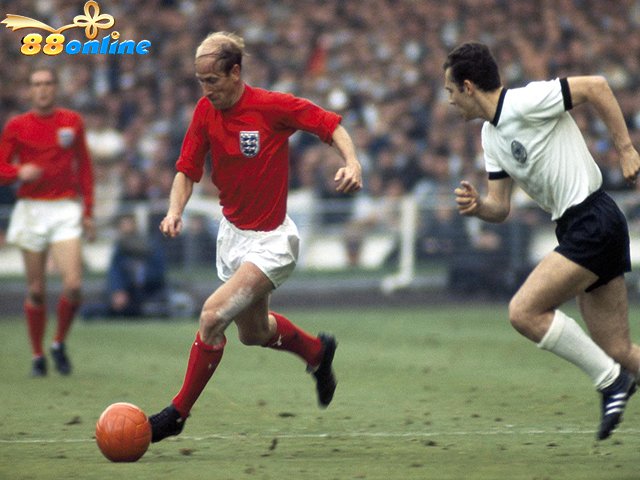World Cup 1966 Bobby Charlton đã mở màn giải đấu với tỷ số 0–0 trước Uruguay