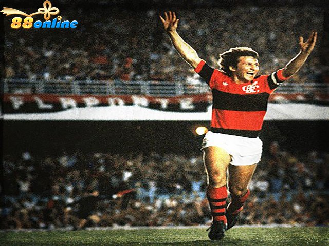 Zico ăn mừng sau khi dẫn dắt CLB Flamengo đến chức vô địch Copa Uniao năm 1987 