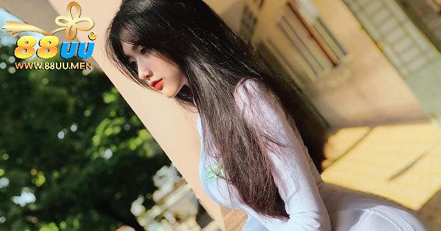 Hình ảnh mặc áo dài cực xinh của Lê Thị Thuỳ Trang 