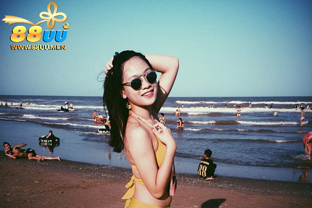 Quỳnh Hương đẹp nóng bỏng với bikini hai mảnh 