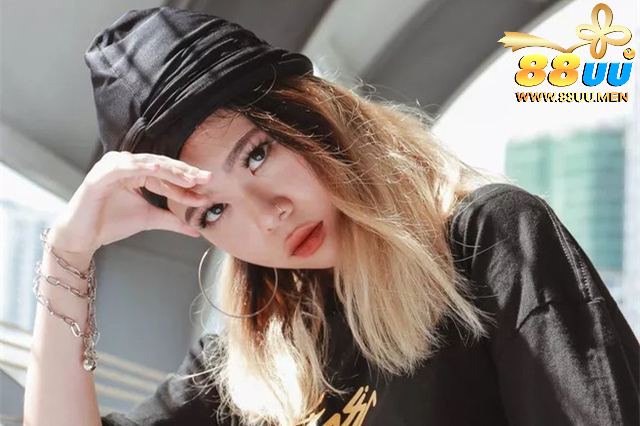 Tlinh là nữ rapper Hà Thành nổi tiếng qua chương trình Rap Việt 